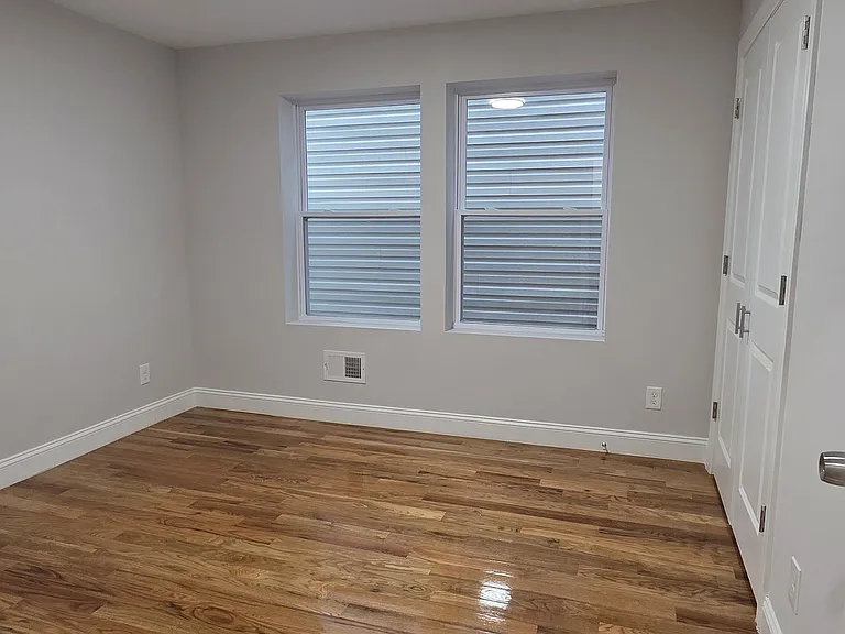 465 Hawthorne Ave #1 — Photo 14