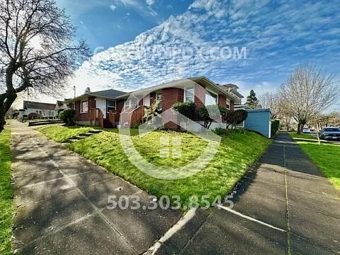 5725 NE 14th Ave #B — Photo 2