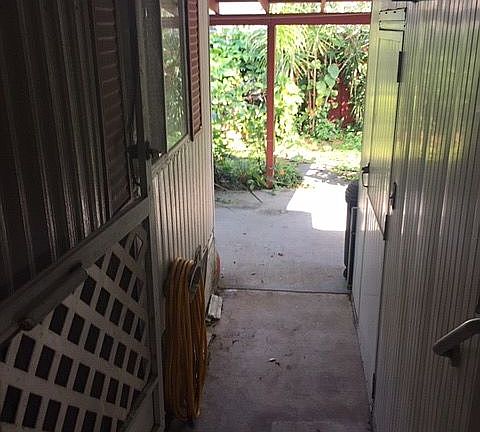 Screen Porch to Back Yard