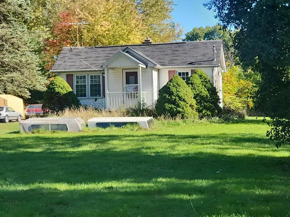 1397 Marylestone St, Waterford, MI 48327