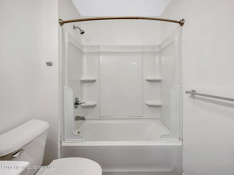 811 Grandview St — Photo 11