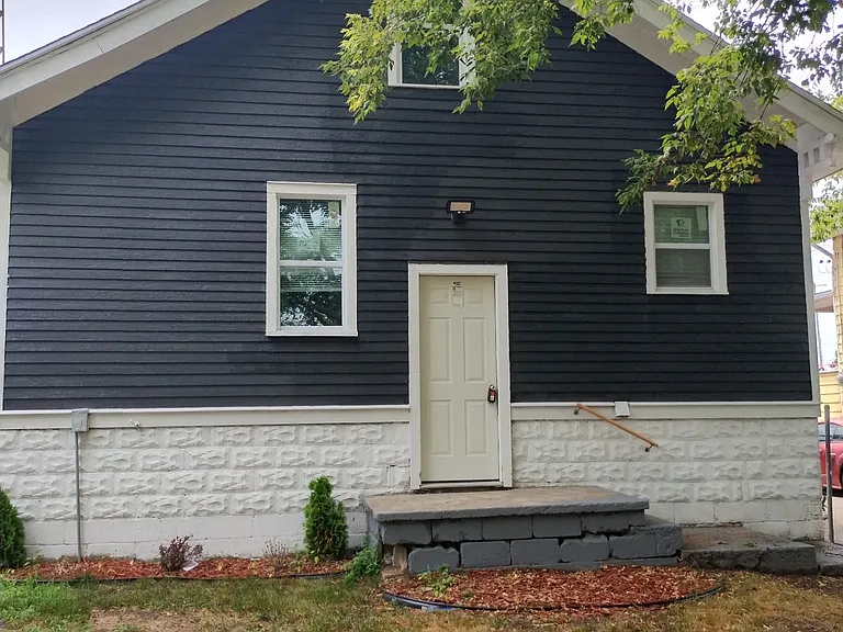 115 E Livingston Dr — Photo 8