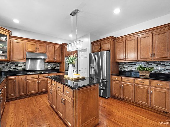 5th image of 3144 Deering Bay Dr