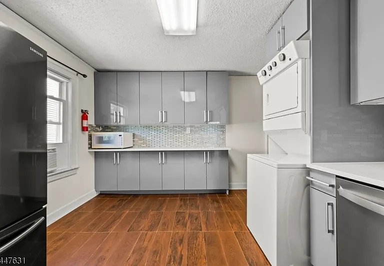 22 Meeker Pl — Photo 3
