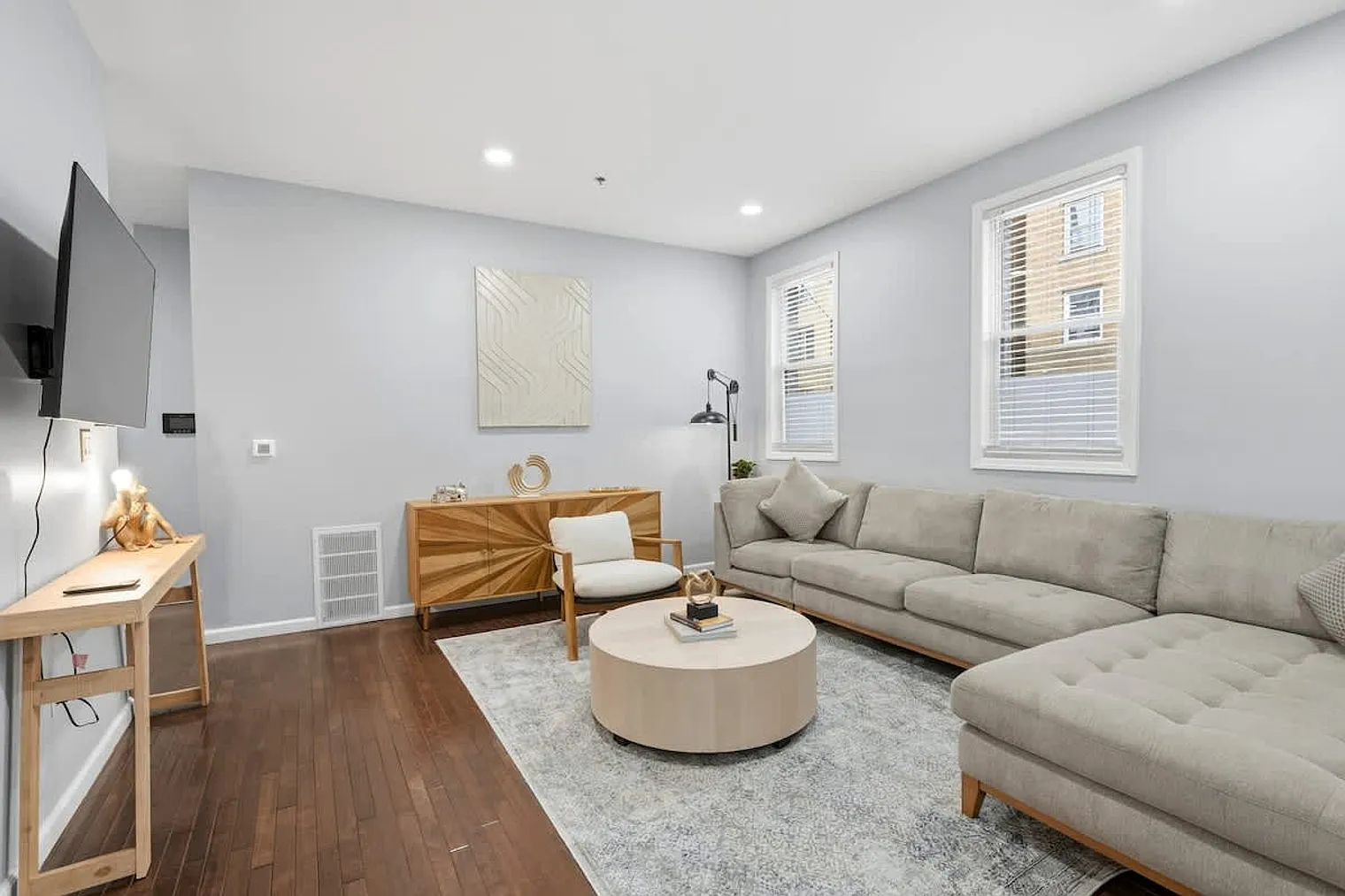 3 bed, 2.0 bath, 1496 sqft, $6,430 — Photo 4