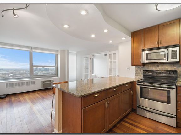 5th image of 1255 N Sandburg Ter Unit 2803