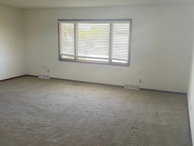 2940 Leeway Dr — Photo 8