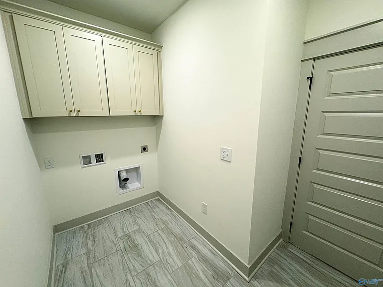 119 Bullpen Aly — Photo 26