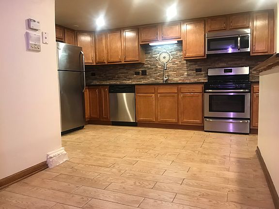 2nd image of 832 W Windsor Ave #1