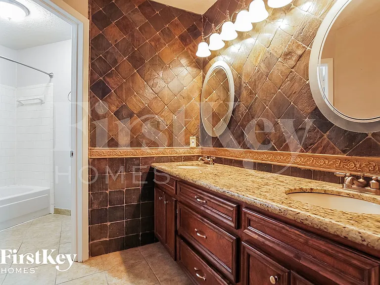 4403 Pineville Ln — Photo 10