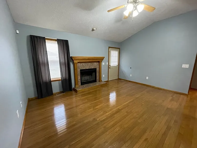 834 S Mahn Ave — Photo 7