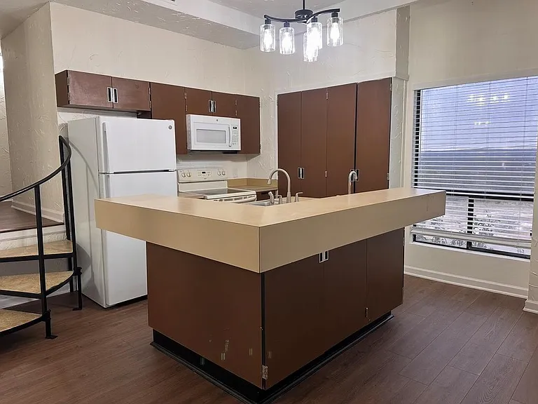 5916 Lago Vista Way #B-10 — Photo 1