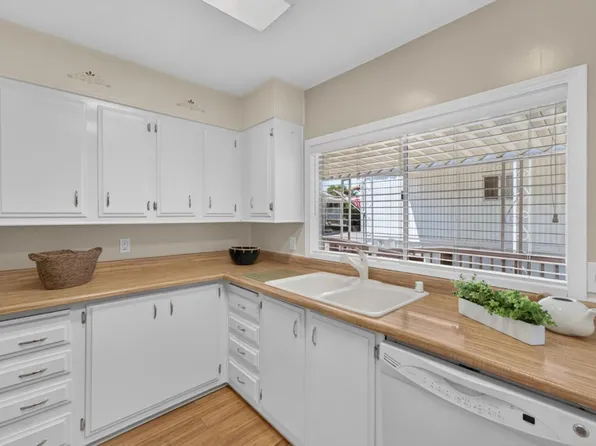 144 Holm Rd Spc 14, Watsonville, CA 95076