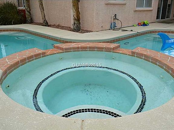 4th image of 8008 Painted Clay Ave