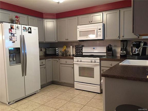 2nd image of 31 Lou Dr