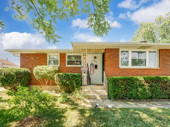 3880 Eakin Rd, Columbus, OH 43228