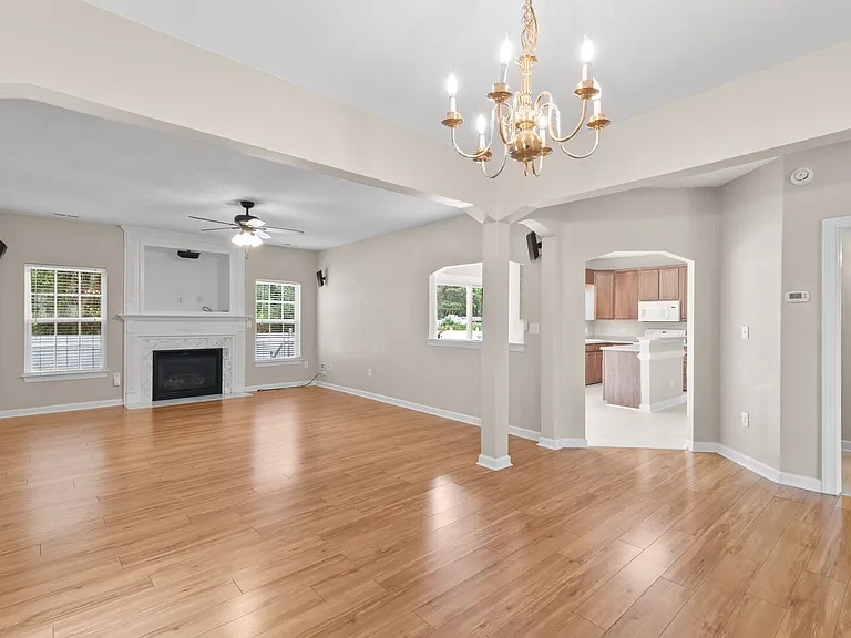 712 Tallahassee Dr — Photo 6