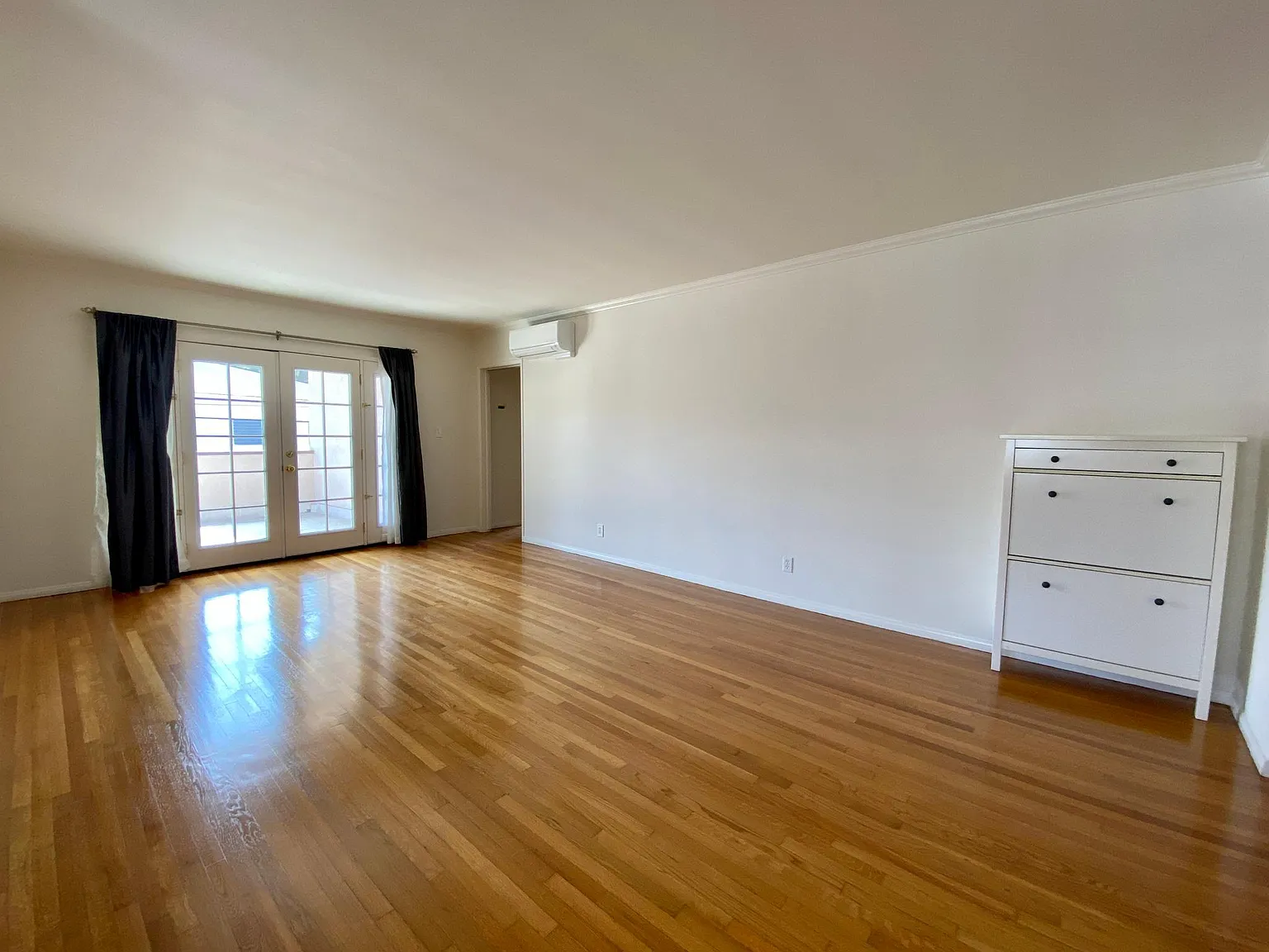 8674 Chalmers Dr — Photo 3