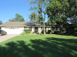 320 Ash Dr, Marshfield, MO 65706