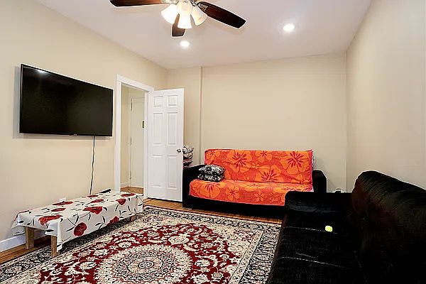 1st image of 1402 W 4th St APT E6