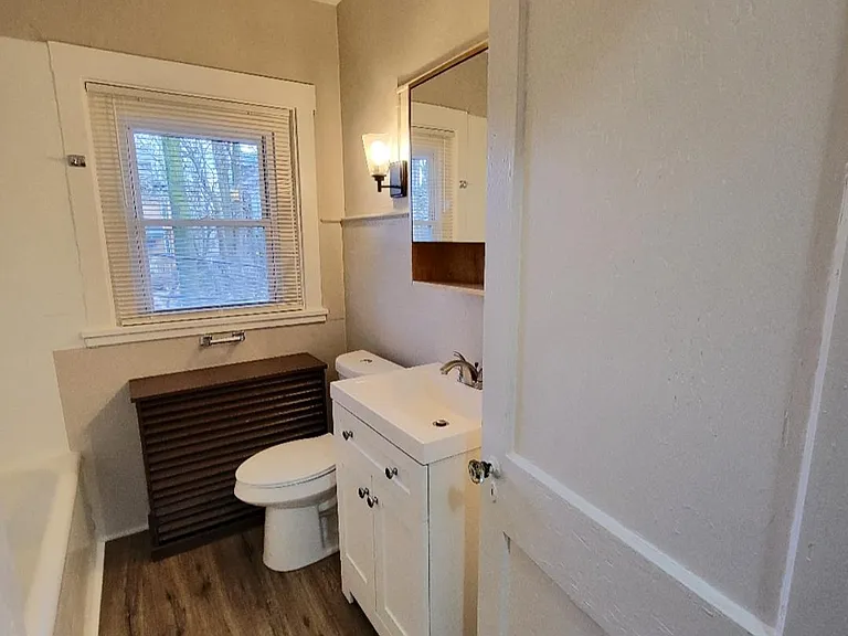 2nd floor bathroom