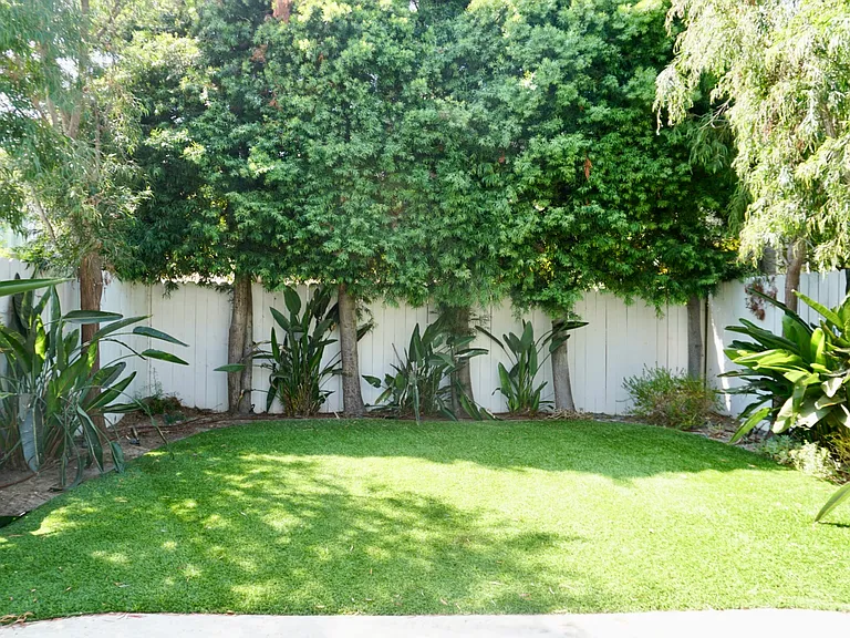 3221 Clay St — Photo 10
