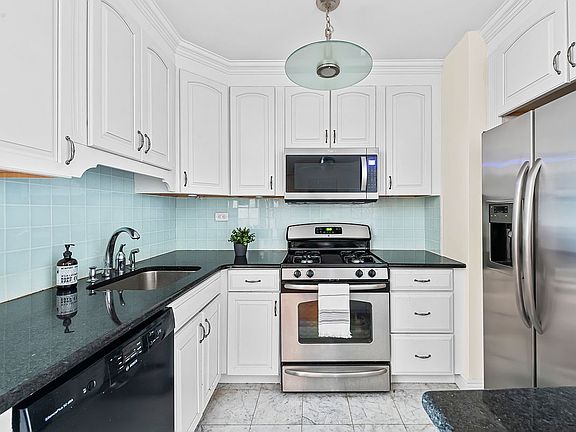 3rd image of 2621 Palisade Ave APT 3G