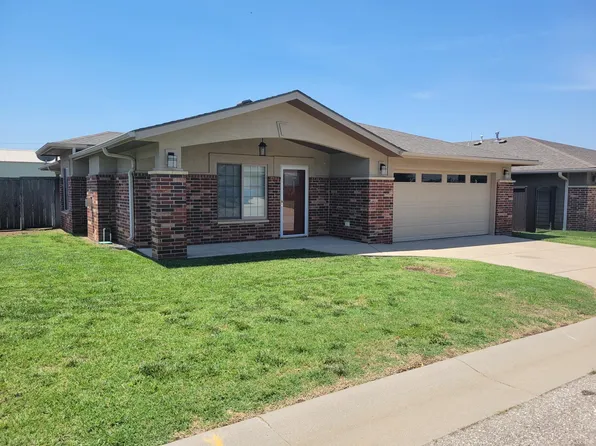 2231 Cottonwood Ln, Winfield, KS 67156