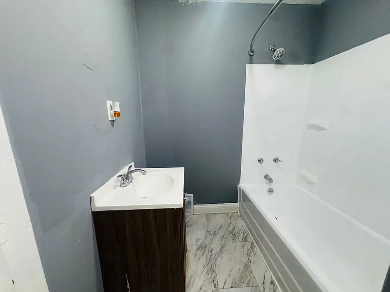 10004 Mt Auburn Ave — Photo 46