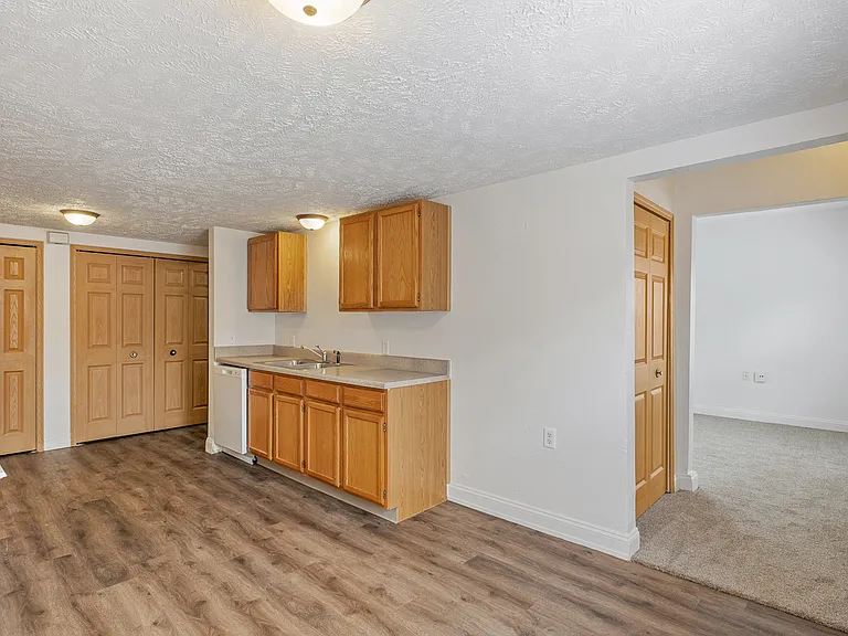 Fieldstone Apartments — Photo 40