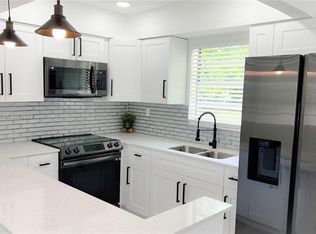 500 NW 9th St, Hallandale, FL 33009