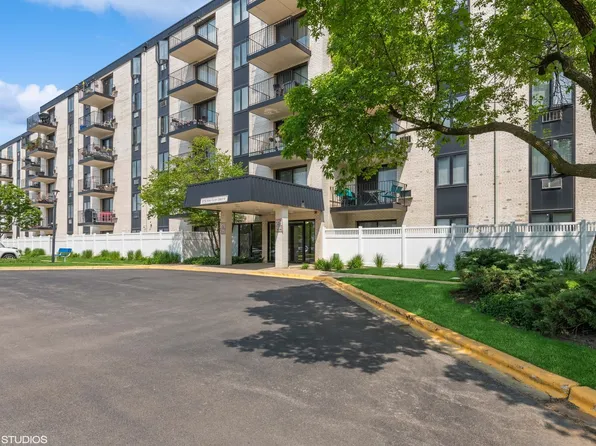 9731 N Fox Glen Dr APT 5A, Niles, IL 60714