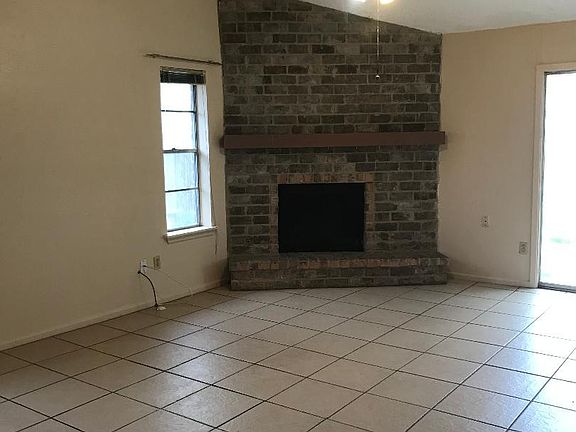 4th image of 1818 Dolphin Dr