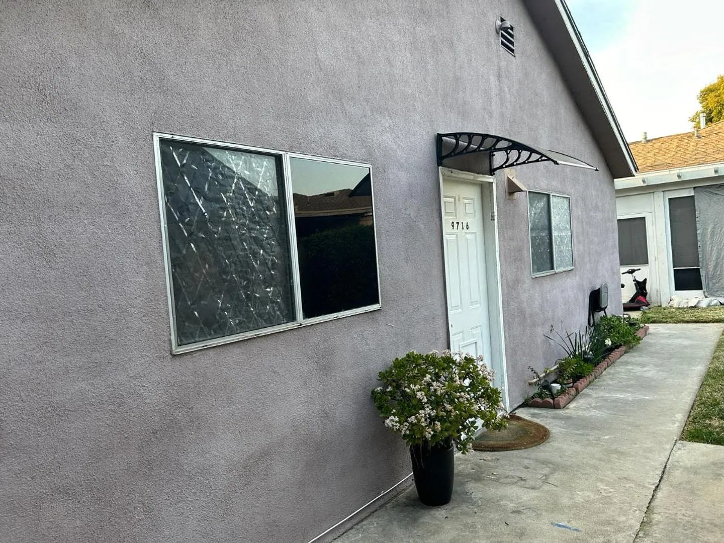 Private 2-Bedroom Rear House | Private Backyard + Patio | In-Unit Laundry. — Photo 3