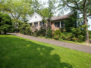 2A Normandy Ln, Scarsdale, NY 10583