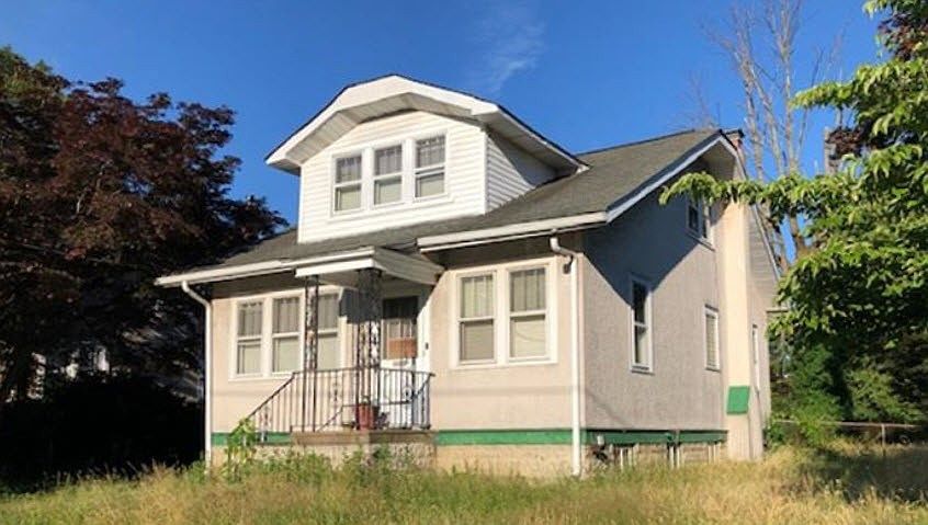 2nd image of 135 Clover Ave