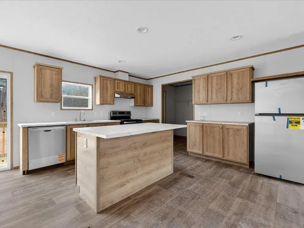 240 Johnson Ln, Pineville, SC 29468