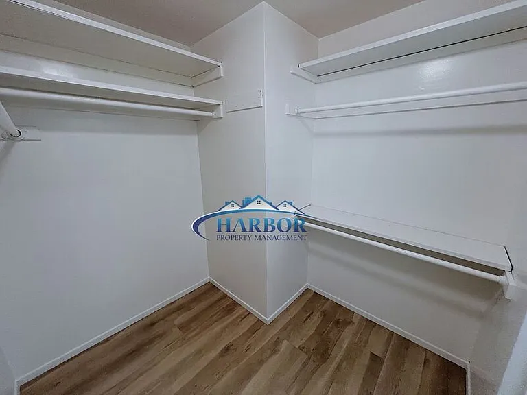 2632 S Averill Ave — Photo 18