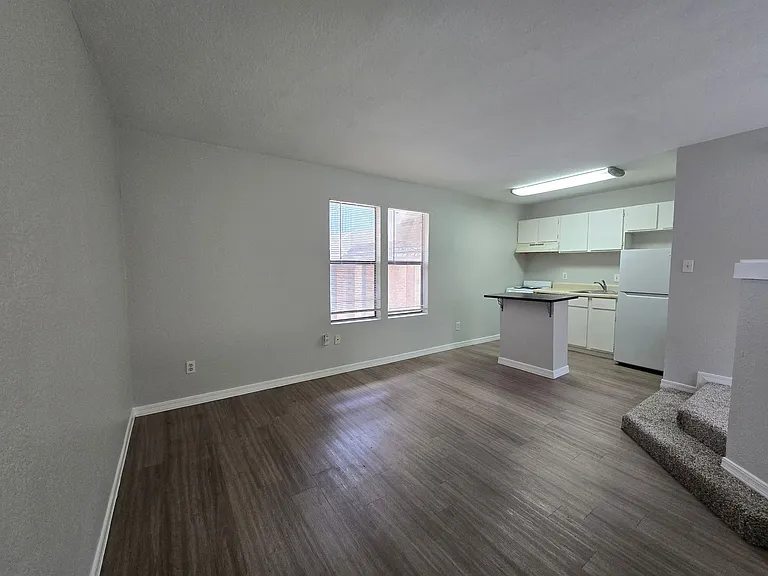 513 S Park Dr — Photo 11