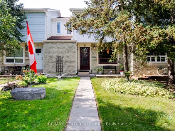6540 Falconer Dr #45, Mississauga, ON L5N 1M1