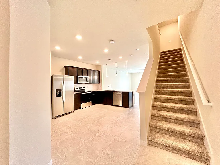 4652 Sparkling Shell Ave — Photo 2