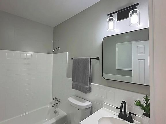 5th image of 3108 Georgia Rd #103