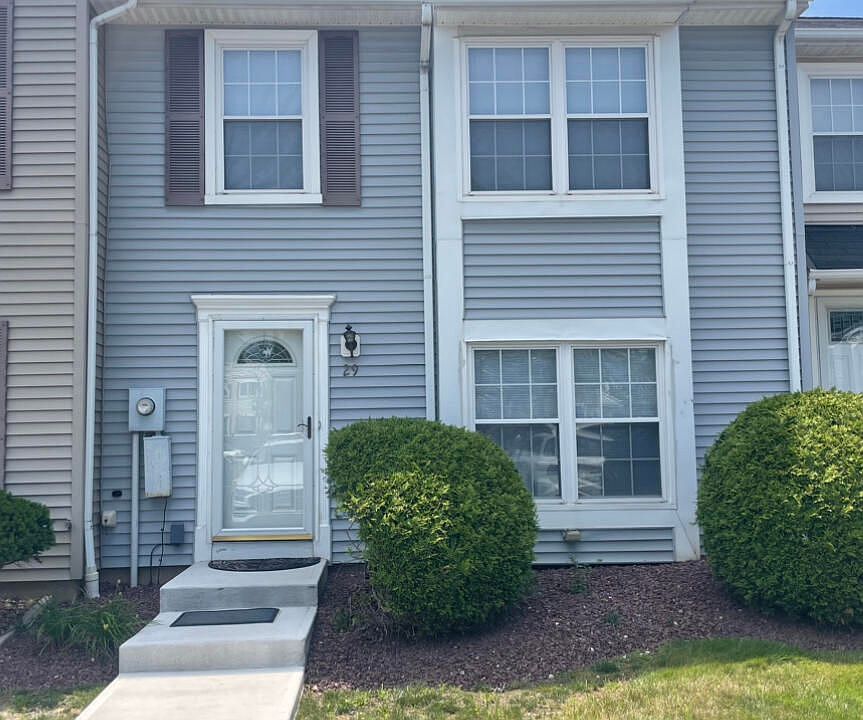 1st image of 29 Byrnes Ln E