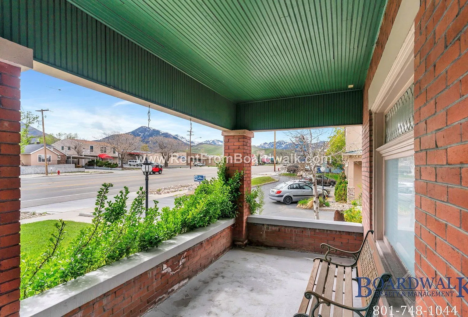 2 bed, 2.0 bath, 2700 sqft, $1,525 — Photo 3