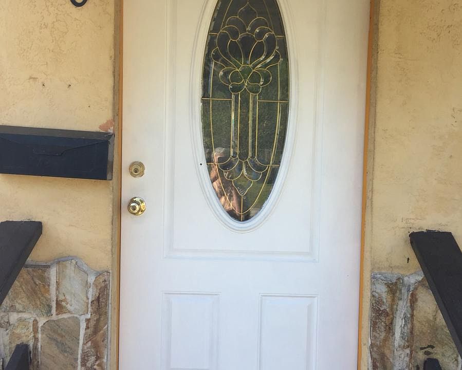 2nd image of 800 Paris Ave S