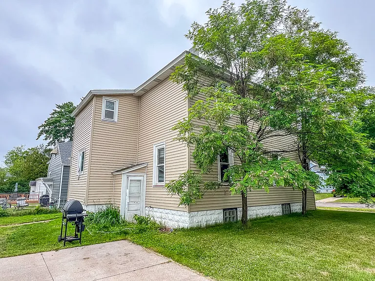 426 Summit St — Photo 3