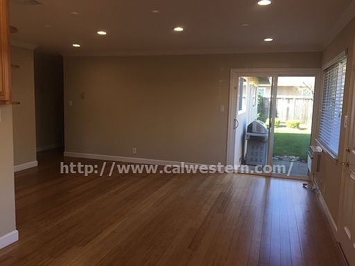 4th image of 928 Live Oak Dr