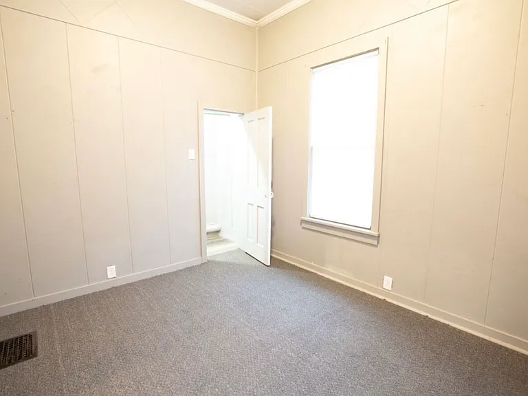 429 N 2nd Ave — Photo 5