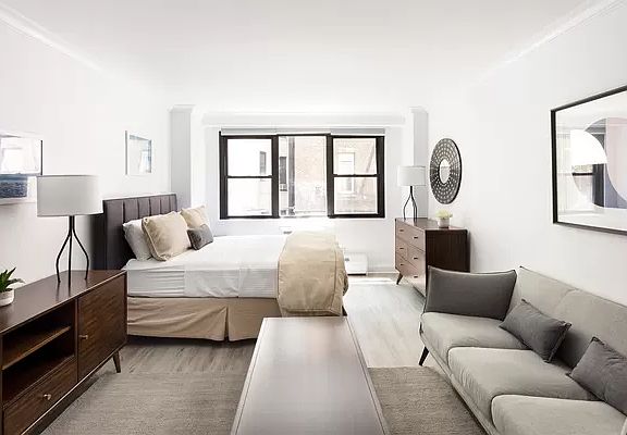 2nd image of 210 E 15th St APT 3E