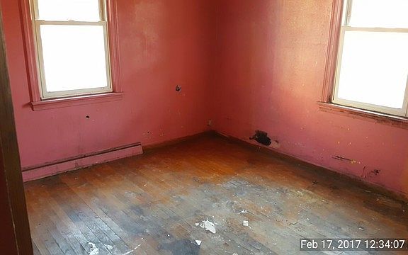 4th image of 14925 Winchester Ave